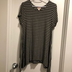 Dark green striped top